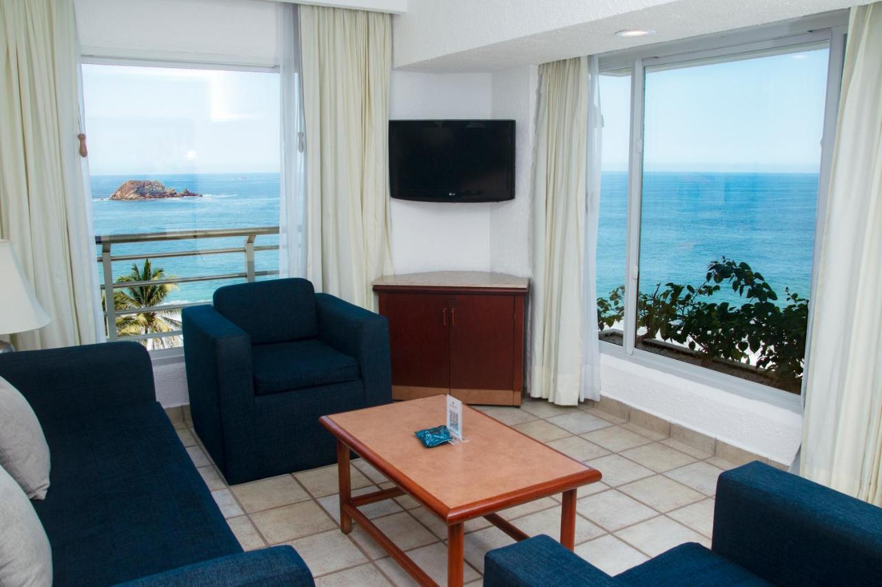 Emporio Ixtapa Hotel Ixtapa  Exterior photo Suite