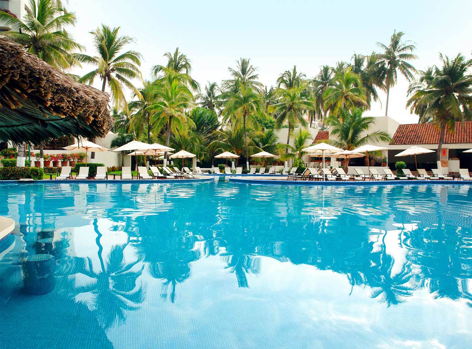 Emporio Ixtapa Hotel Ixtapa  Exterior photo The pool at the Sheraton Nha Trang Hotel & Spa Resort